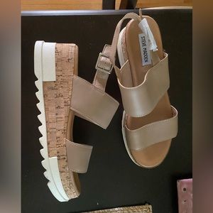 New! Steve Madden “Brenda” Flatform Sandal